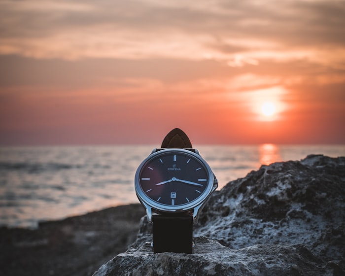 Orologio elegante con cinturino in pelle